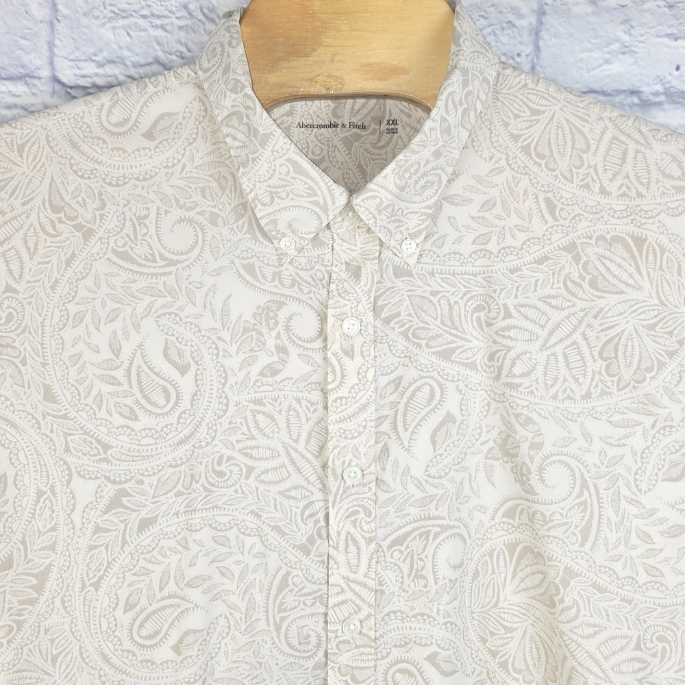 Abercrombie & Fitch Men Button Down Shirt Tan Paisley Short Sleeve Size 2XL